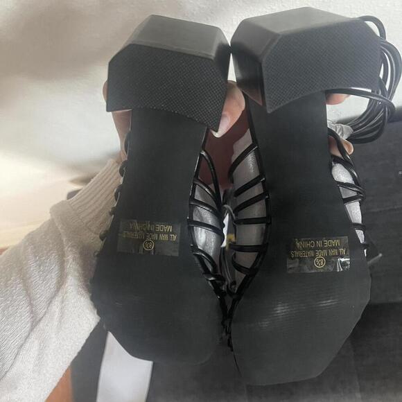 Black And Tan Lulus Lace Up - Picture 6 of 8